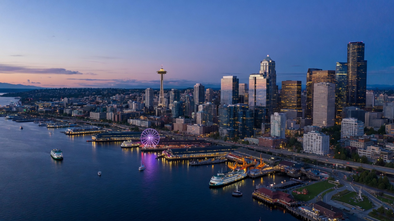 Seattle skyline at dusk